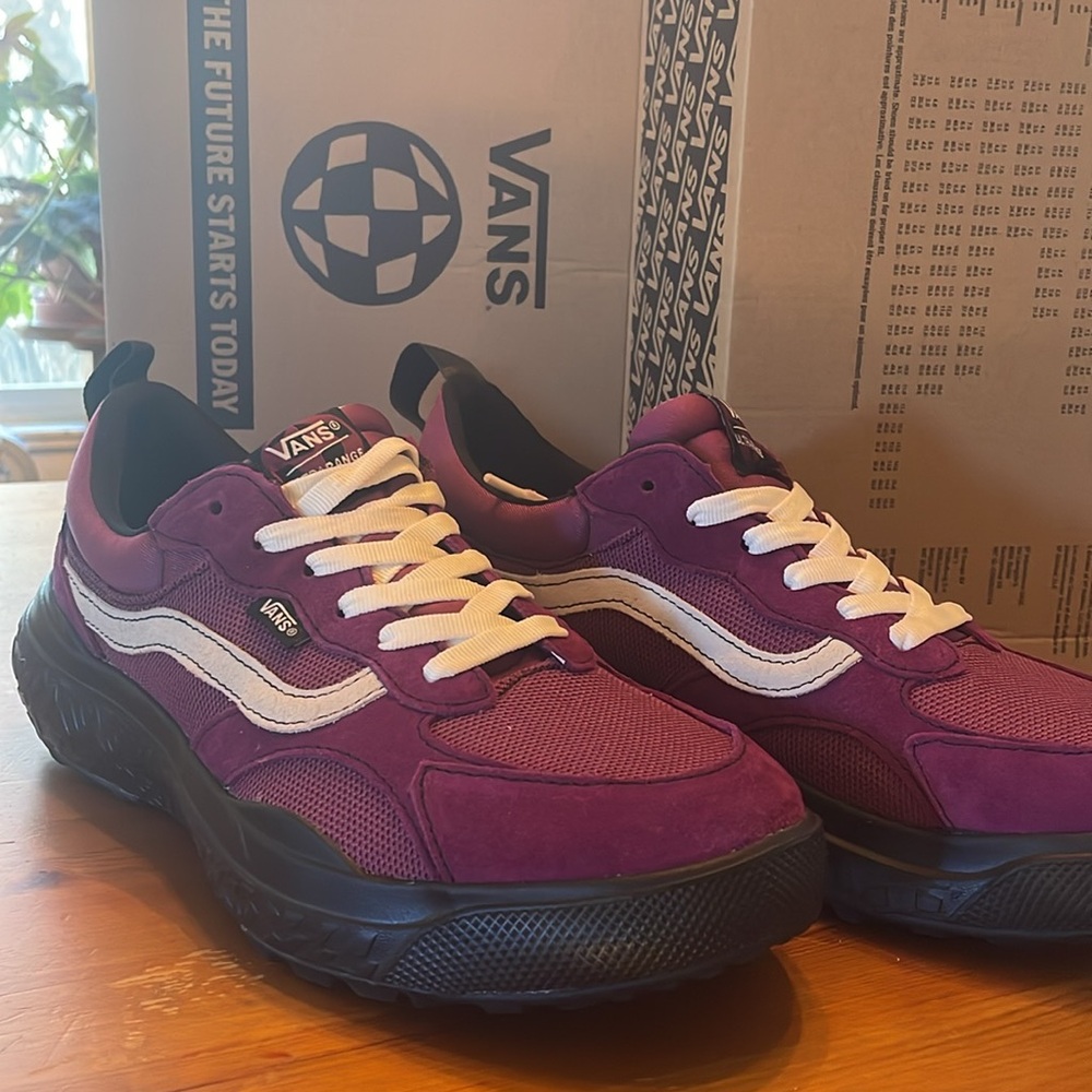 Vans Men’s Size 10.  New in box.